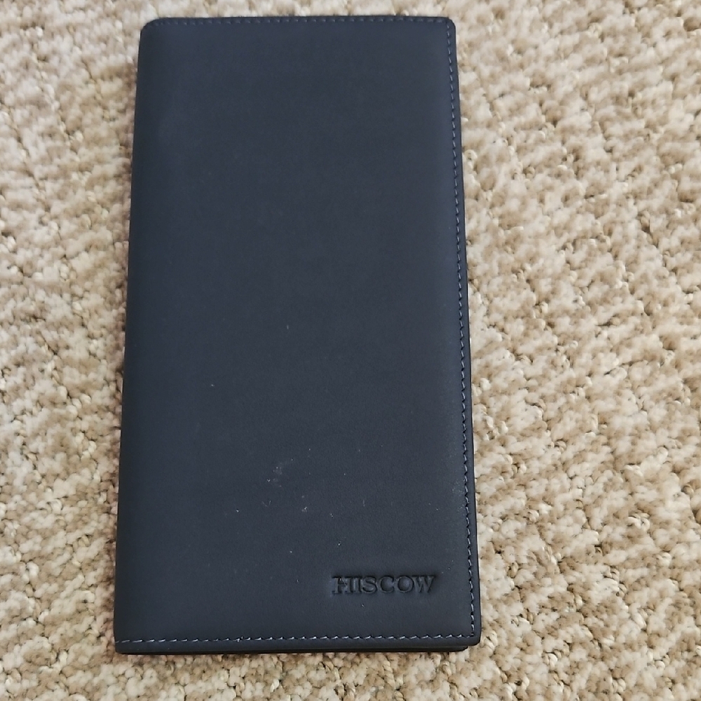 HISCOW Sleek Wallet Minimalist Design In Dark Navy